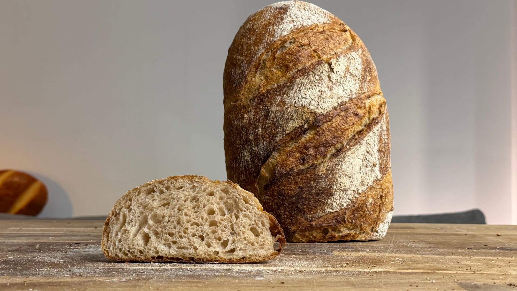 Chleb pszenny z dodatkiem mąki graham (25%) oraz zaparki - wideo