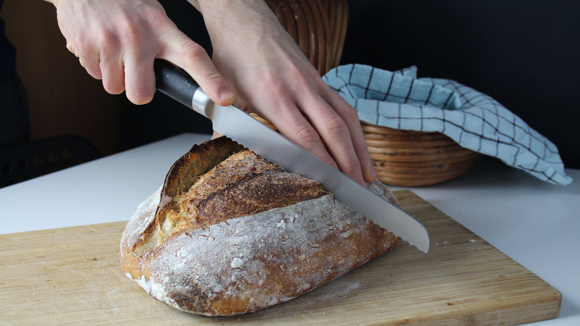 Podstawowy chleb wiejski 20% mąki pełnoziarnistej