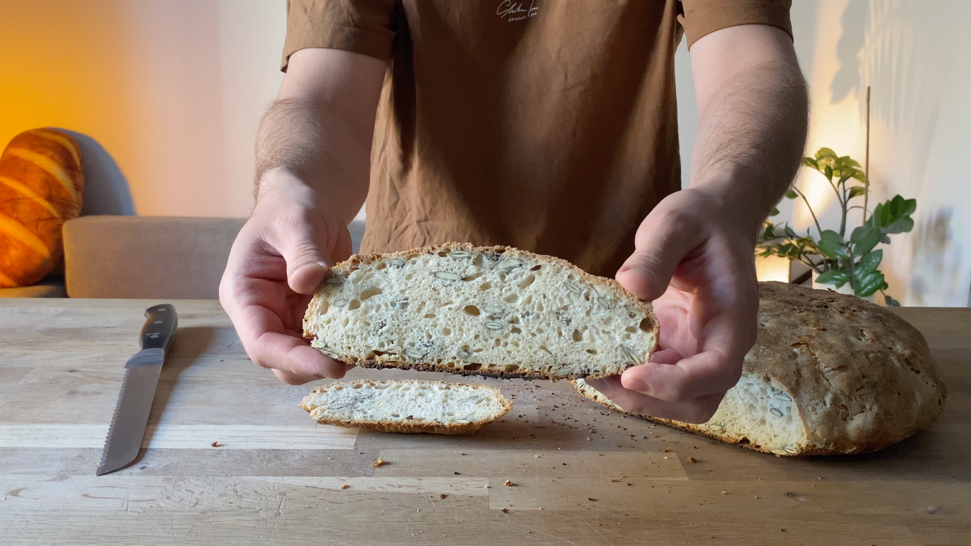 Na luzie: Chleb orkiszowy z pestkami dyni (wideo)